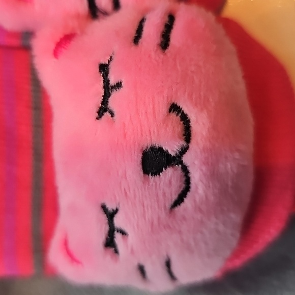 I Newborn Baby Kitty 3D Sock Booties - Picture 4 of 8